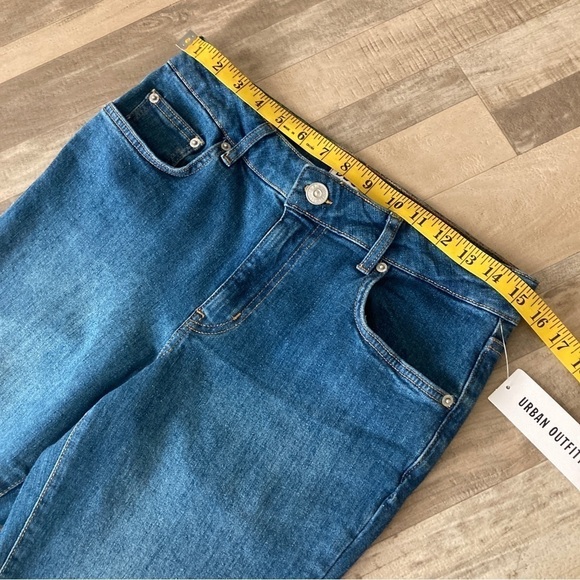 Bdg Low Rise Flare Denim Jean NWT 29 studded pockets - Picture 9 of 16